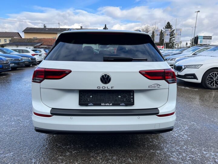 Abbildung Fahrzeugdetailansicht Volkswagen Golf Variant - Nr. 3