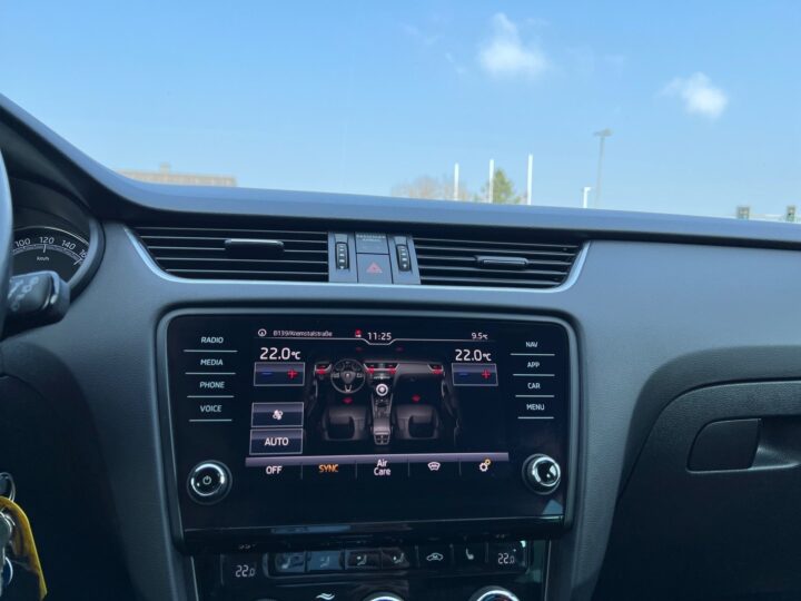 Abbildung Fahrzeugdetailansicht Skoda Octavia - Nr. 26