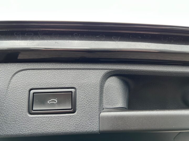 Abbildung Fahrzeugdetailansicht Volkswagen Passat Variant - Nr. 39