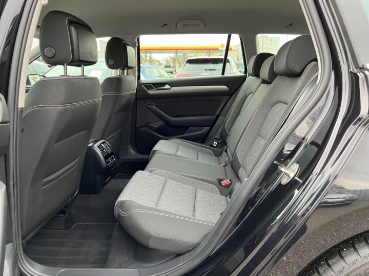 Abbildung Fahrzeugdetailansicht Volkswagen Passat Variant - Nr. 13