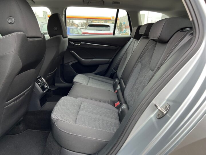 Abbildung Fahrzeugdetailansicht Skoda Octavia - Nr. 13