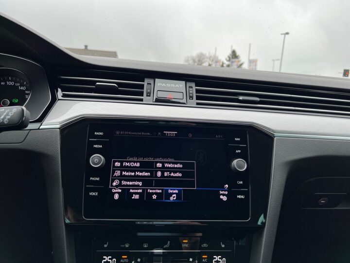 Abbildung Fahrzeugdetailansicht Volkswagen Passat Variant - Nr. 21