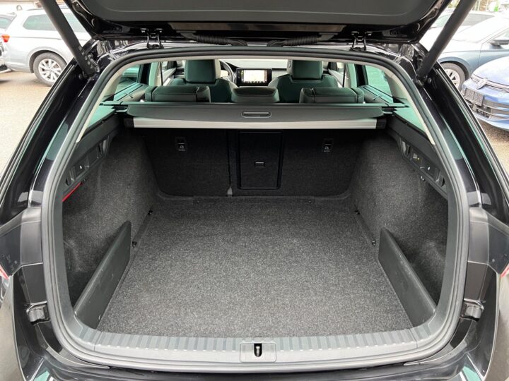 Abbildung Fahrzeugdetailansicht Skoda Octavia - Nr. 14