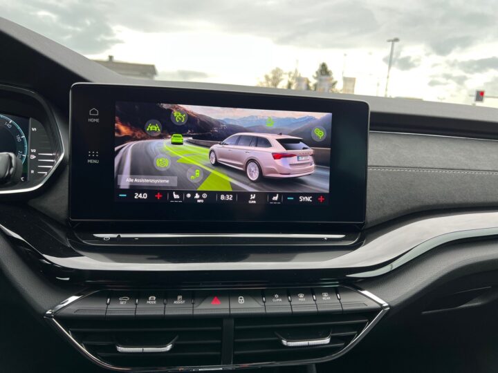 Abbildung Fahrzeugdetailansicht Skoda Octavia - Nr. 23