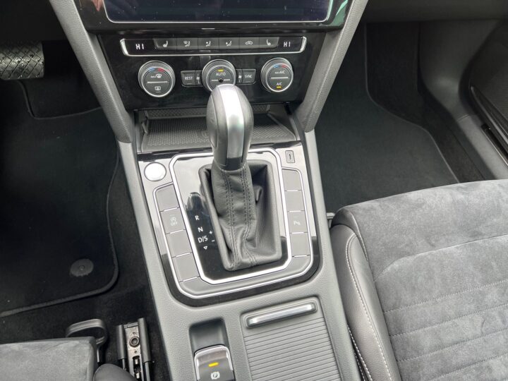 Abbildung Fahrzeugdetailansicht Volkswagen Passat Variant - Nr. 28