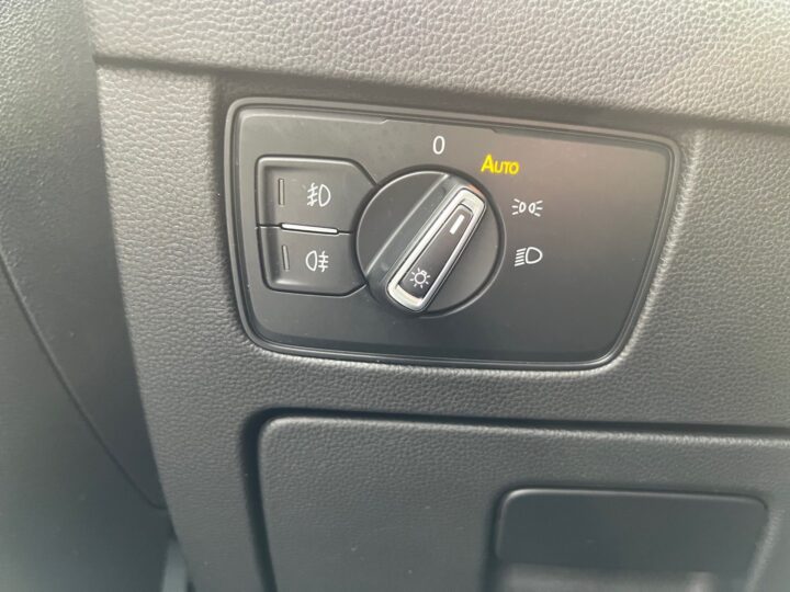 Abbildung Fahrzeugdetailansicht Volkswagen Passat Variant - Nr. 44