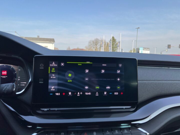 Abbildung Fahrzeugdetailansicht Skoda Octavia - Nr. 25