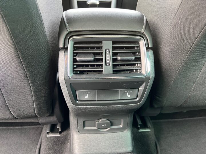 Abbildung Fahrzeugdetailansicht Skoda Karoq - Nr. 32