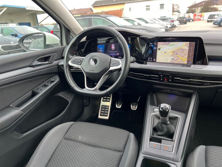 Abbildung Fahrzeugdetailansicht Volkswagen Golf - Nr. 11