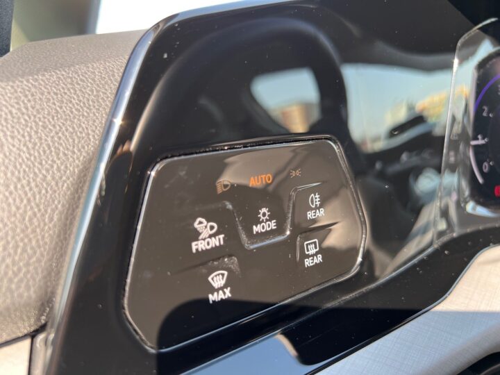 Abbildung Fahrzeugdetailansicht Volkswagen Golf Variant - Nr. 41