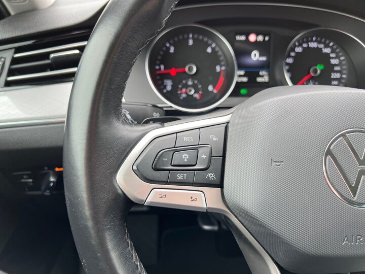 Abbildung Fahrzeugdetailansicht Volkswagen Passat Variant - Nr. 40