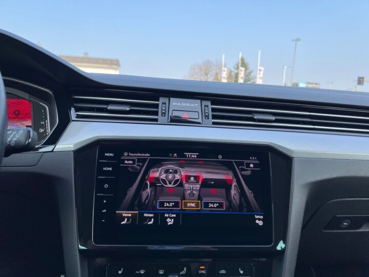 Abbildung Fahrzeugdetailansicht Volkswagen Passat Variant - Nr. 24