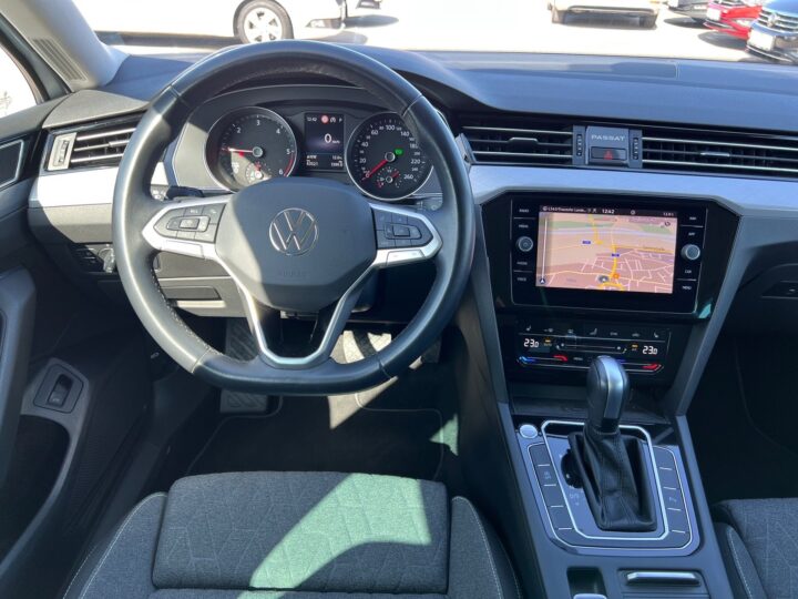 Abbildung Fahrzeugdetailansicht Volkswagen Passat Variant - Nr. 10