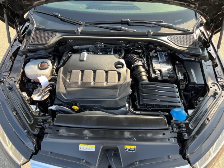 Abbildung Fahrzeugdetailansicht Skoda Octavia - Nr. 34