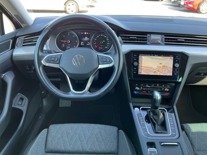 Abbildung Fahrzeugdetailansicht Volkswagen Passat Variant - Nr. 10