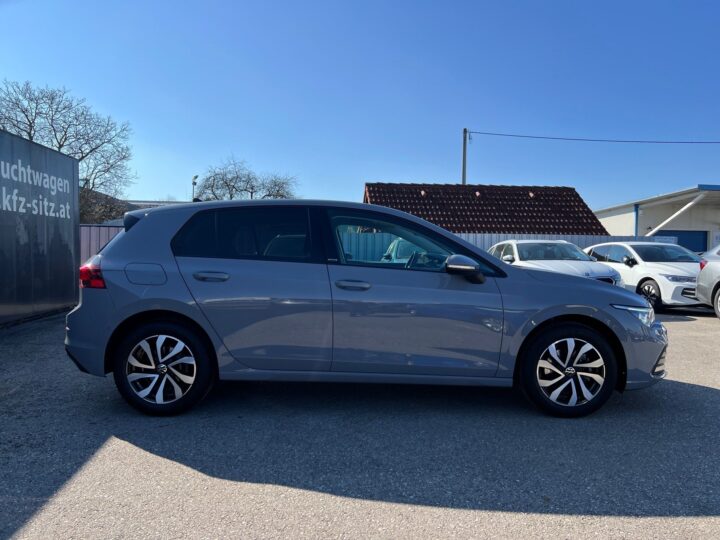 Abbildung Fahrzeugdetailansicht Volkswagen Golf - Nr. 1