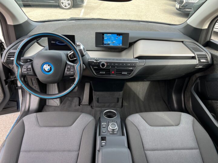 Abbildung Fahrzeugdetailansicht BMW i3 - Nr. 9