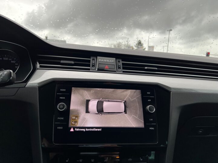 Abbildung Fahrzeugdetailansicht Volkswagen Passat Variant - Nr. 28