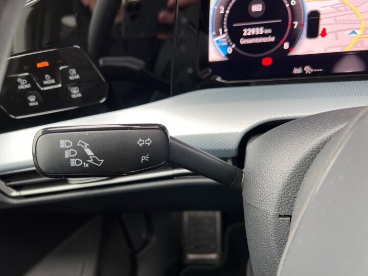 Abbildung Fahrzeugdetailansicht Volkswagen Golf - Nr. 42