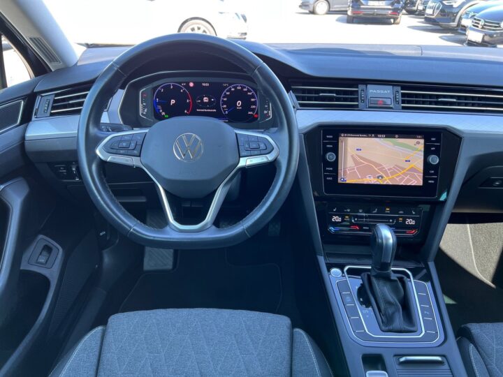 Abbildung Fahrzeugdetailansicht Volkswagen Passat Variant - Nr. 11