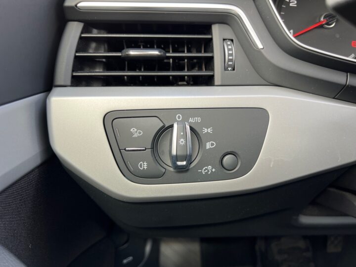 Abbildung Fahrzeugdetailansicht Audi A4 - Nr. 39