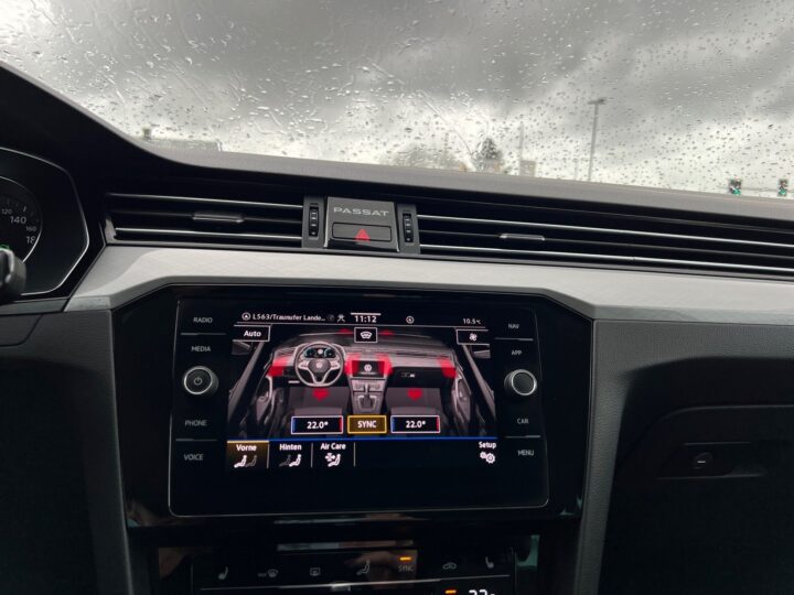 Abbildung Fahrzeugdetailansicht Volkswagen Passat Variant - Nr. 25