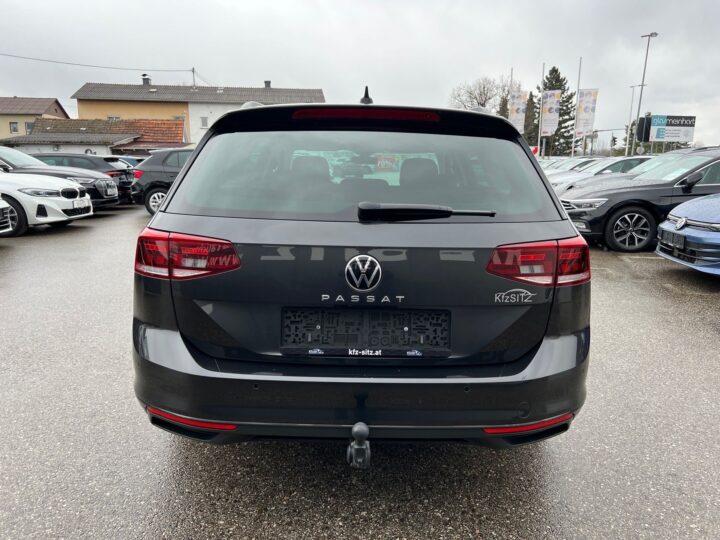 Abbildung Fahrzeugdetailansicht Volkswagen Passat Variant - Nr. 3