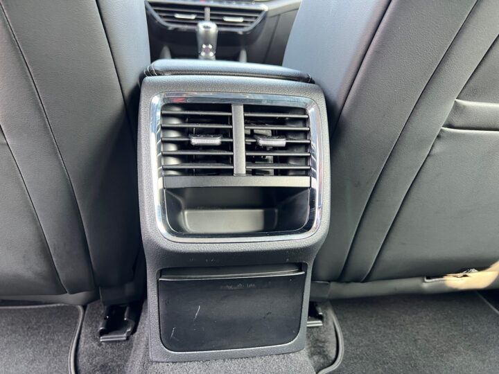 Abbildung Fahrzeugdetailansicht Skoda Octavia - Nr. 33