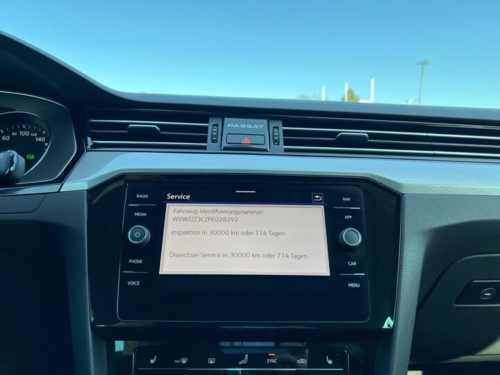 Abbildung Fahrzeugdetailansicht Volkswagen Passat Variant - Nr. 25