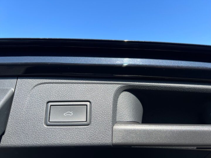 Abbildung Fahrzeugdetailansicht Volkswagen Passat Variant - Nr. 37