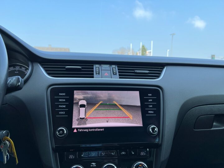 Abbildung Fahrzeugdetailansicht Skoda Octavia - Nr. 27