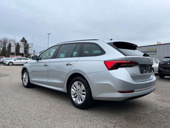 Abbildung Fahrzeugdetailansicht Skoda Octavia - Nr. 4