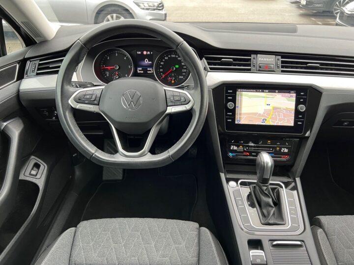 Abbildung Fahrzeugdetailansicht Volkswagen Passat Variant - Nr. 10