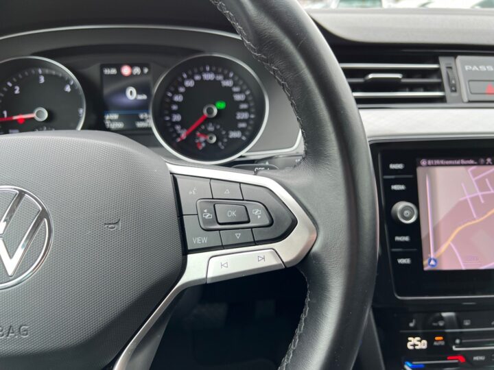 Abbildung Fahrzeugdetailansicht Volkswagen Passat Variant - Nr. 39
