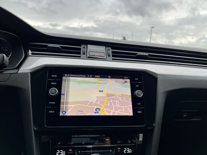 Abbildung Fahrzeugdetailansicht Volkswagen Passat Variant - Nr. 23