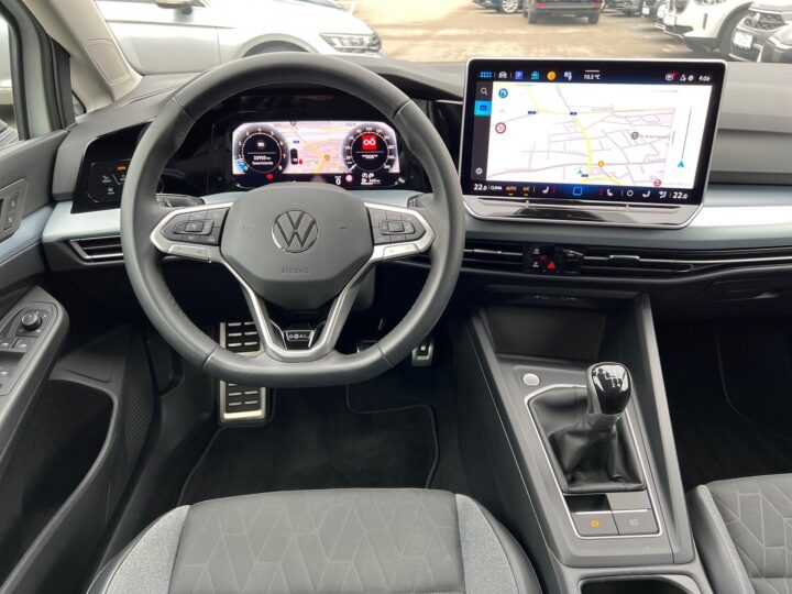 Abbildung Fahrzeugdetailansicht Volkswagen Golf - Nr. 10