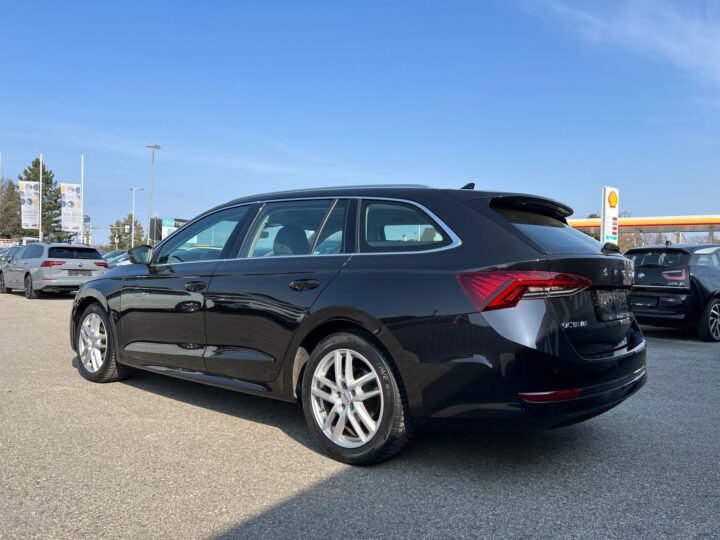 Abbildung Fahrzeugdetailansicht Skoda Octavia - Nr. 4