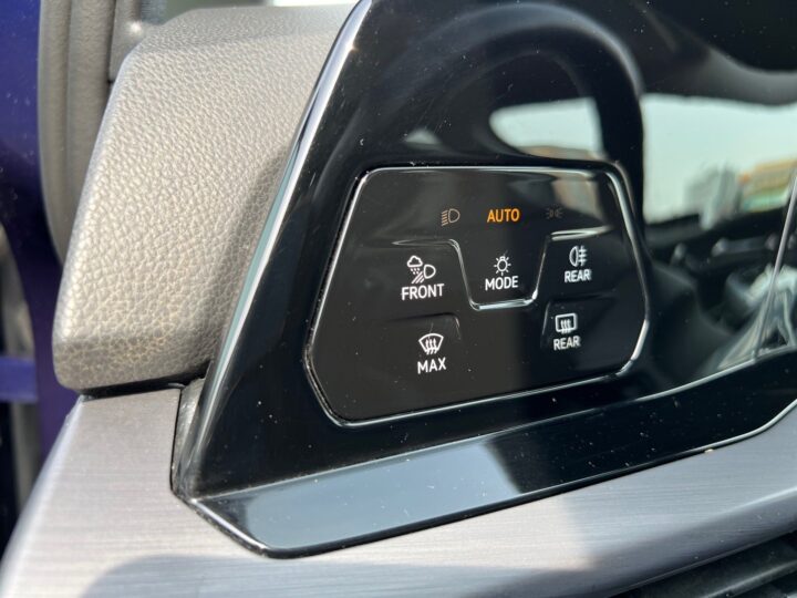 Abbildung Fahrzeugdetailansicht Volkswagen Golf Variant - Nr. 43