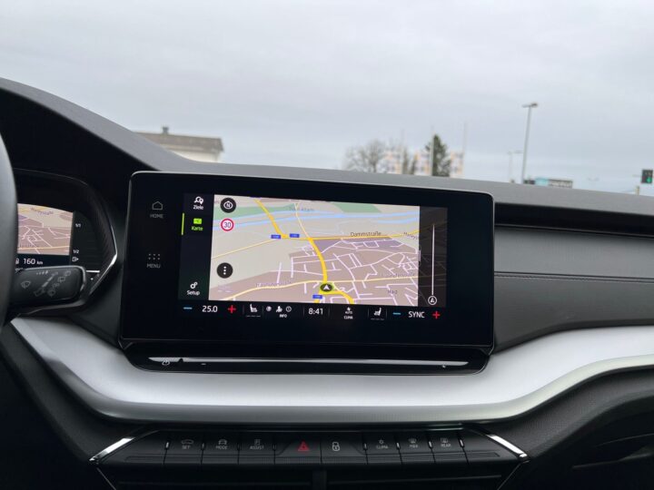 Abbildung Fahrzeugdetailansicht Skoda Octavia - Nr. 23