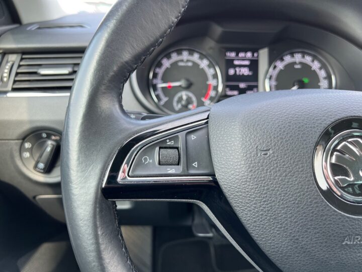 Abbildung Fahrzeugdetailansicht Skoda Octavia - Nr. 41