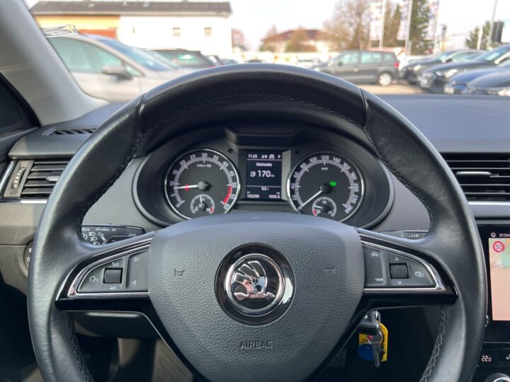 Abbildung Fahrzeugdetailansicht Skoda Octavia - Nr. 15