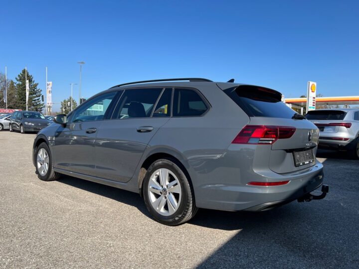 Abbildung Fahrzeugdetailansicht Volkswagen Golf Variant - Nr. 4