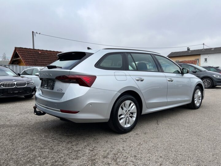 Abbildung Fahrzeugdetailansicht Skoda Octavia - Nr. 2