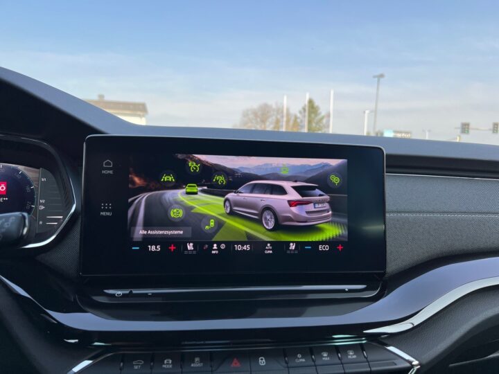 Abbildung Fahrzeugdetailansicht Skoda Octavia - Nr. 23