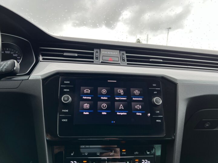 Abbildung Fahrzeugdetailansicht Volkswagen Passat Variant - Nr. 18