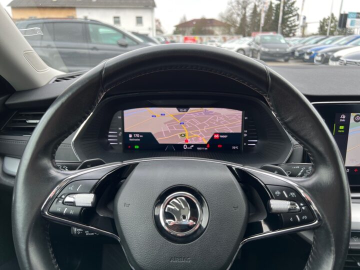 Abbildung Fahrzeugdetailansicht Skoda Octavia - Nr. 15