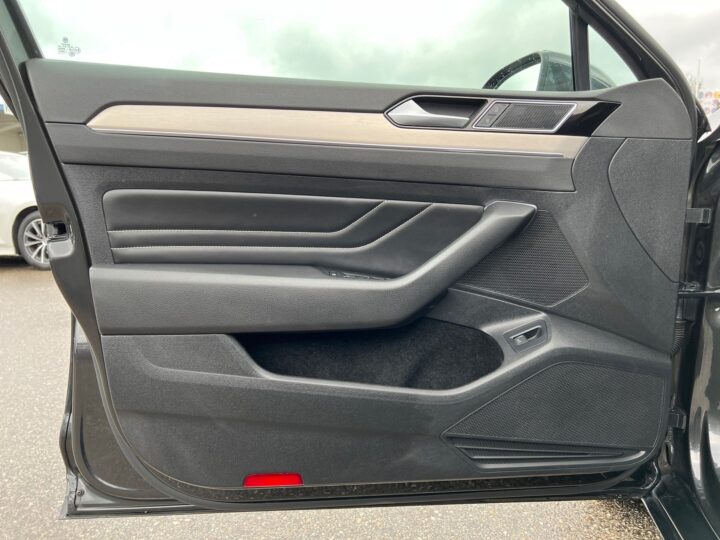 Abbildung Fahrzeugdetailansicht Volkswagen Passat Variant - Nr. 29