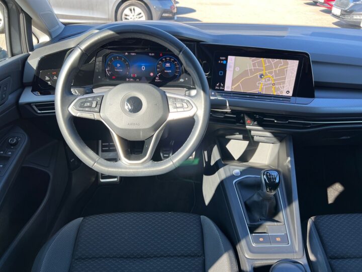 Abbildung Fahrzeugdetailansicht Volkswagen Golf - Nr. 10