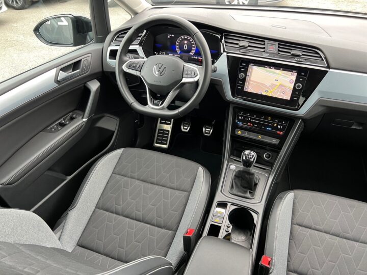 Abbildung Fahrzeugdetailansicht Volkswagen Touran - Nr. 11