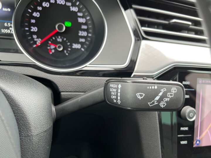 Abbildung Fahrzeugdetailansicht Volkswagen Passat Variant - Nr. 41